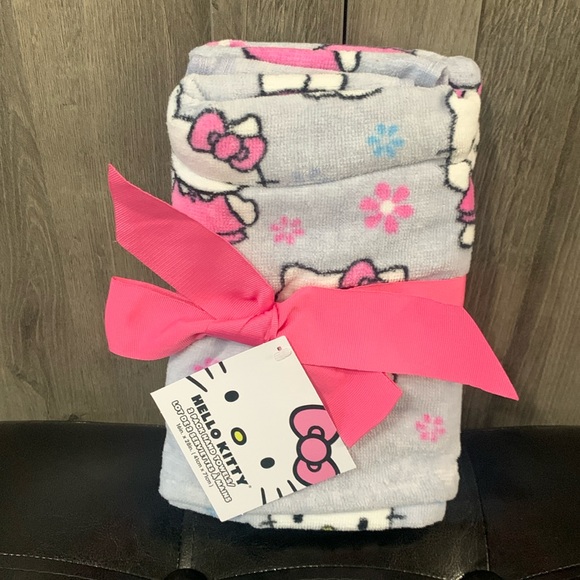 New Hello Kitty Light Lavender Floral Set Of 2 Hand Towels Towel With Tag & Bow - Picture 1 of 10